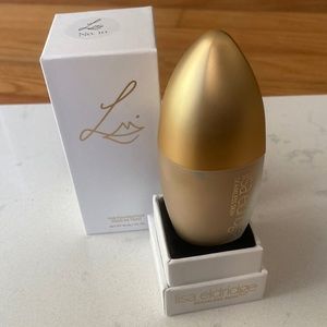 Lisa Eldridge Seamless Skin Foundation- shade 10